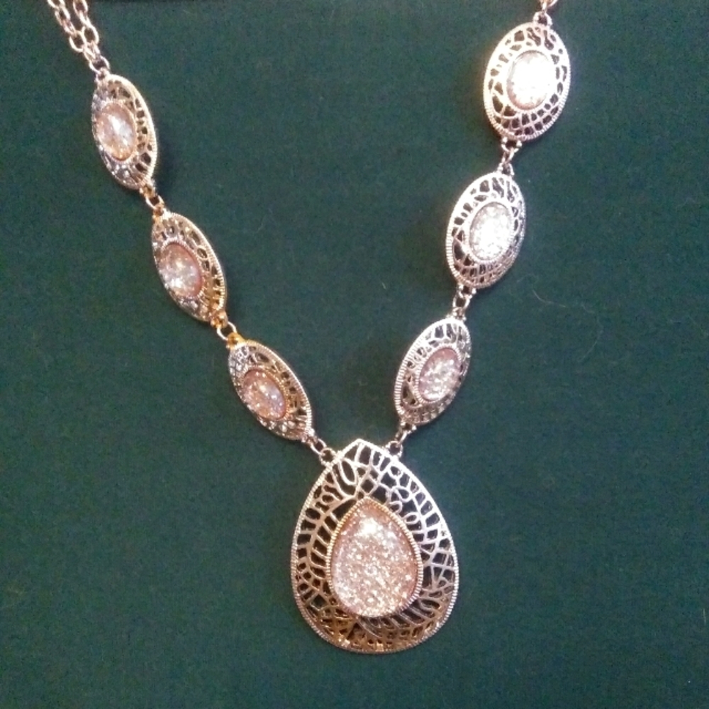 Elegant Deluxe Carved Cut Out Sliver Glitter Teardrops Choker/Necklace